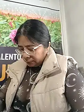   valentina18 online show from February 26, 2026, 12:59 pm