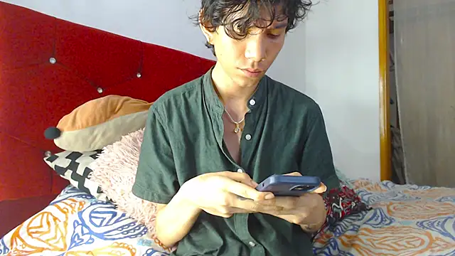 LAICK 01 online show from April 4, 2026, 3:49 am