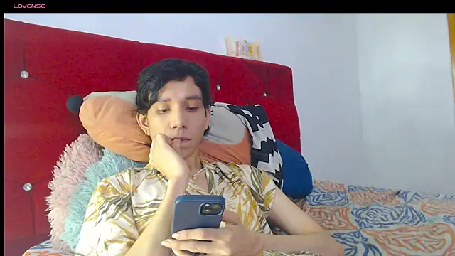 LAICK 01 online show from April 22, 2026, 12:24 am