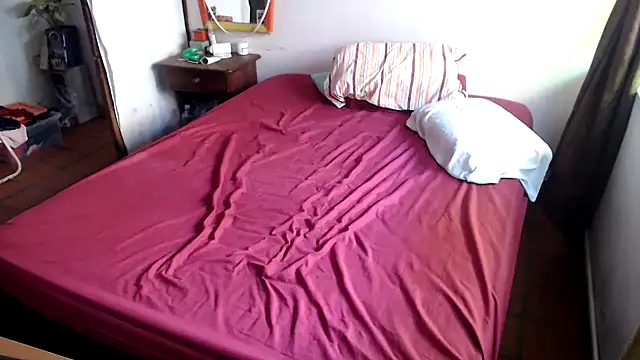 deftoolceles online show from October 15, 2025, 7:47 pm