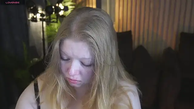 Tinker Belll online show from April 13, 2026, 7:41 pm