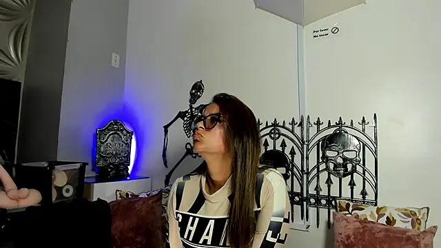 beauti wild25 online show from October 6, 2025, 7:11 pm