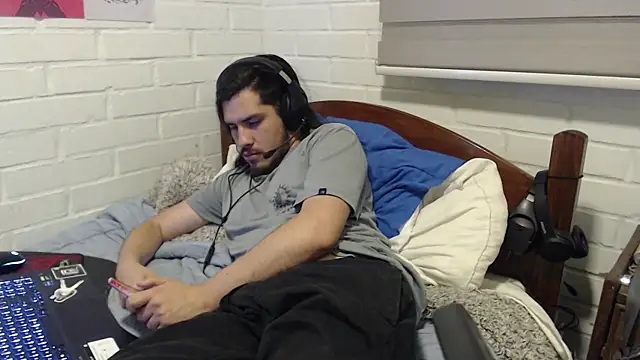 hung weeb online show from December 19, 2024, 2:56 am