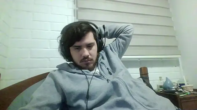 Snapshot of hung_weeb chatting on June 16, 2026, 2:36 am hung weeb online show from June 16, 2026, 2:36 am
