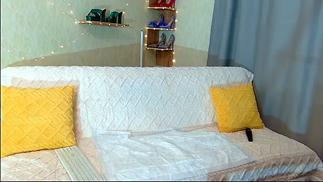 KimPolloc online show from January 25, 2025, 9:35 pm