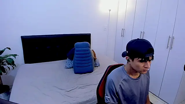 Eiden allenx online show from January 22, 2025, 1:32 pm