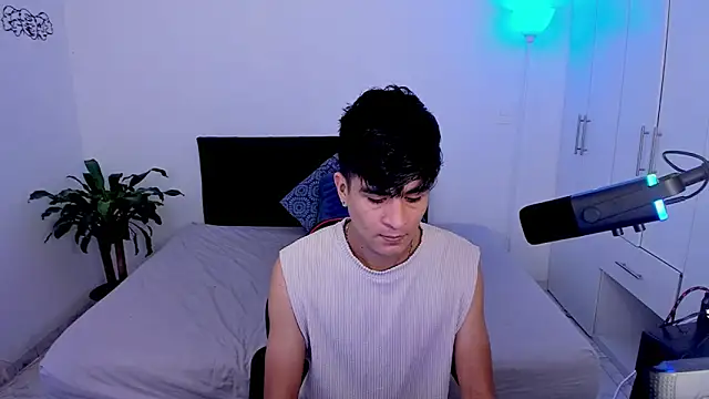 Eiden allenx online show from February 6, 2025, 2:58 pm