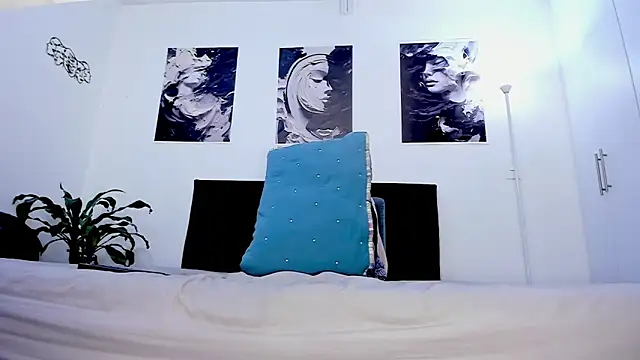 Eiden allenx online show from November 24, 2025, 3:01 pm