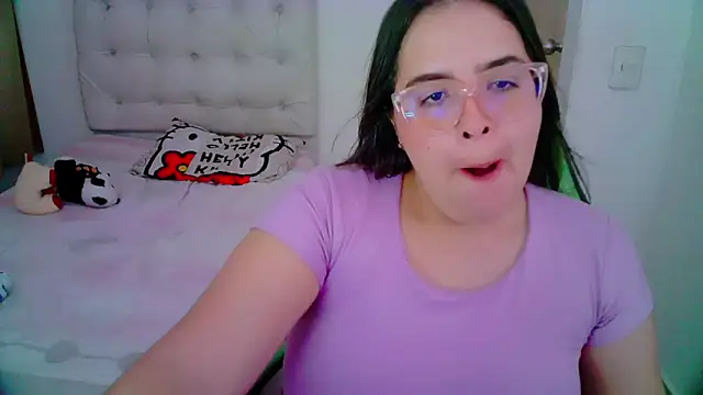 Snapshot of _alicia_z chatting on December 27, 2024, 8:39 pm alicia z online show from December 27, 2024, 8:39 pm