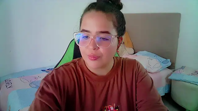 Snapshot of _alicia_z chatting on January 14, 2025, 5:45 pm alicia z online show from January 14, 2025, 5:45 pm