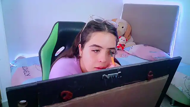 Snapshot of _alicia_z chatting on January 28, 2025, 6:17 pm alicia z online show from January 28, 2025, 6:17 pm