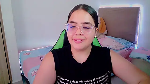 Snapshot of _alicia_z chatting on February 6, 2025, 8:56 pm alicia z online show from February 6, 2025, 8:56 pm