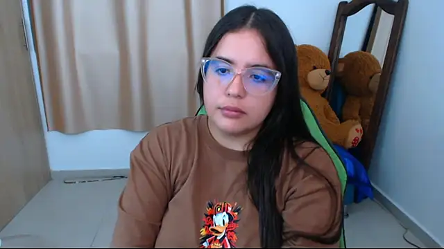 Snapshot of _alicia_z chatting on February 23, 2025, 8:11 pm alicia z online show from February 23, 2025, 8:11 pm