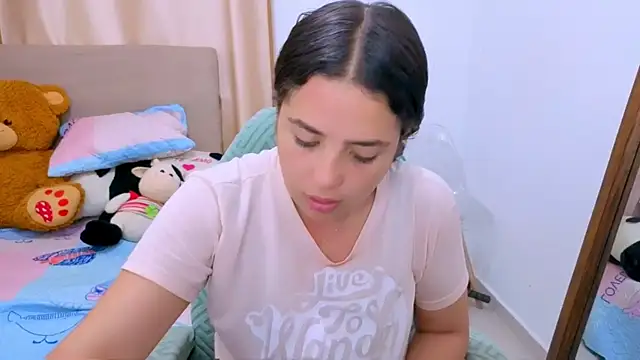 Snapshot of _alicia_z chatting on February 5, 2026, 4:39 am alicia z online show from February 5, 2026, 4:39 am