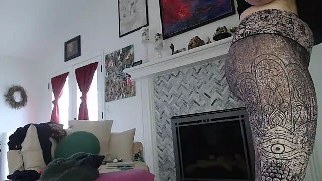 AuroraWillows online show from March 2, 2025, 7:34 pm