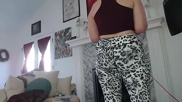 AuroraWillows online show from March 5, 2025, 6:45 pm