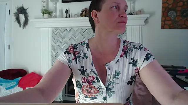 AuroraWillows online show from April 17, 2026, 1:30 am