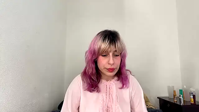 Snapshot of Ambredelacroix chatting on May 18, 2026, 3:18 pm Ambredelacroix online show from May 18, 2026, 3:18 pm