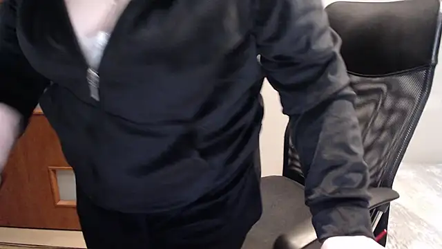 JoannaAndNeighbour online show from February 25, 2025, 6:09 pm