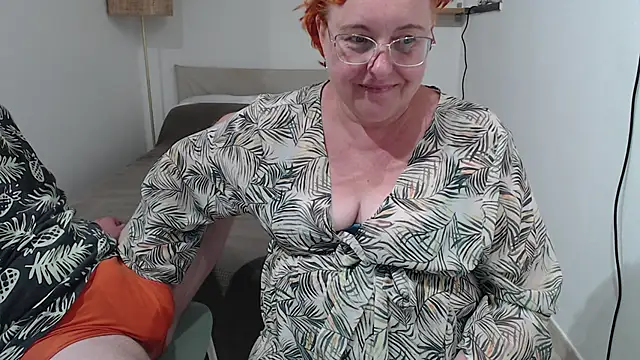 JoannaAndNeighbour online show from September 21, 2025, 12:40 pm