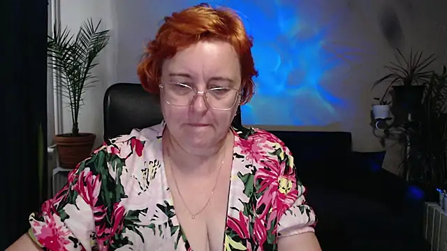 JoannaAndNeighbour online show from October 9, 2025, 10:02 am