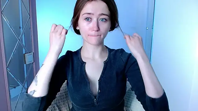 Snapshot of millllina chatting on February 11, 2025, 2:46 am millllina online show from February 11, 2025, 2:46 am