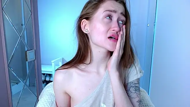 Snapshot of millllina chatting on February 18, 2025, 2:49 pm millllina online show from February 18, 2025, 2:49 pm