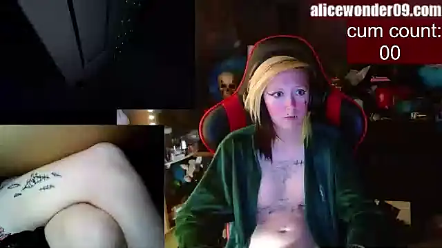 Snapshot of alicewonder09 chatting on January 8, 2025, 10:37 am alicewonder09 online show from January 8, 2025, 10:37 am