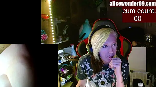 Snapshot of alicewonder09 chatting on February 2, 2025, 4:48 am alicewonder09 online show from February 2, 2025, 4:48 am