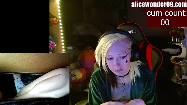 Snapshot of alicewonder09 chatting on February 3, 2025, 4:46 am alicewonder09 online show from February 3, 2025, 4:46 am