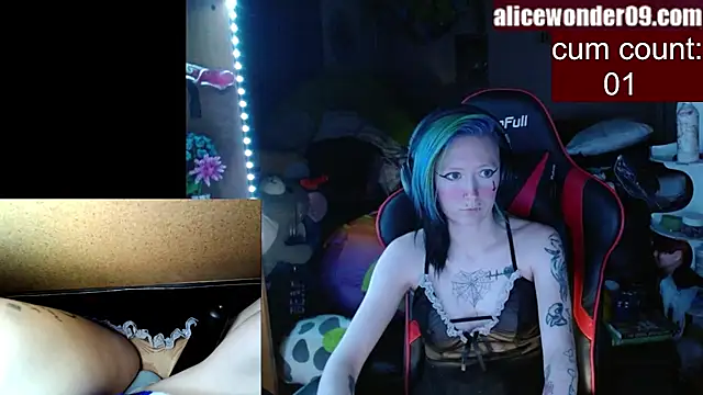 Snapshot of alicewonder09 chatting on February 14, 2025, 4:04 am alicewonder09 online show from February 14, 2025, 4:04 am