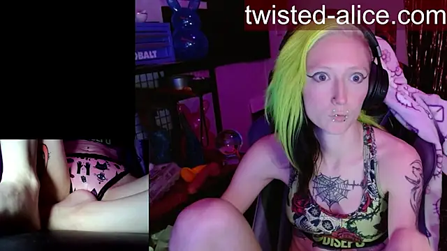 alicewonder09 online show from April 6, 2026, 3:26 am