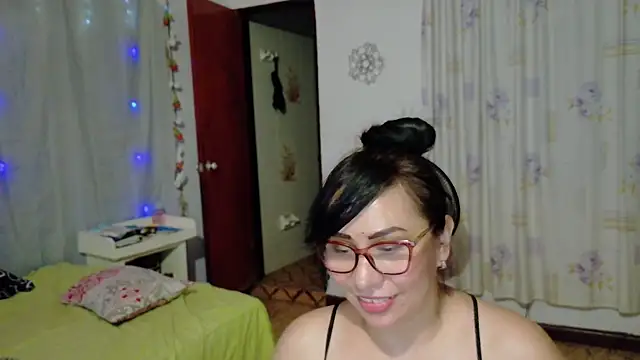 hottplay online show from December 4, 2024, 12:08 am