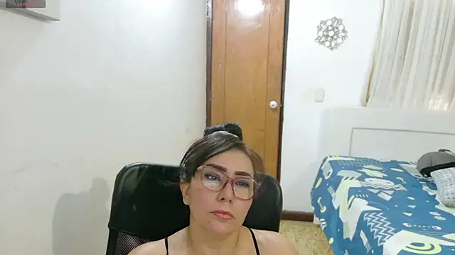 hottplay online show from November 7, 2025, 9:26 pm