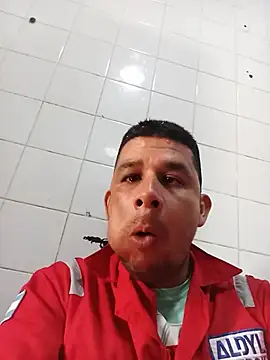 Snapshot of El-reyleon chatting on June 23, 2026, 11:30 am El-reyleon online show from June 23, 2026, 11:30 am
