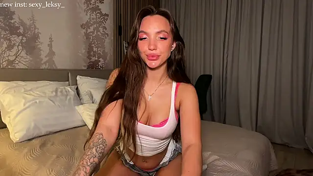 Lex Love online show from April 18, 2026, 7:40 pm