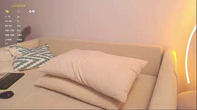 Rinas secret online show from December 4, 2024, 8:45 am