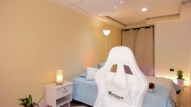 carleee winter online show from November 14, 2025, 1:15 am