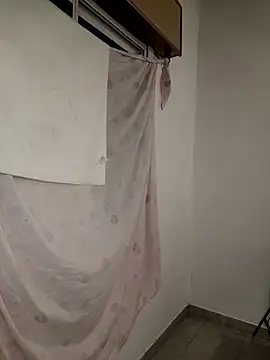 Snapshot of ZaraHoney chatting on January 1, 2025, 2:51 am ZaraHoney online show from January 1, 2025, 2:51 am