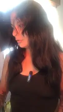 Snapshot of ZaraHoney chatting on December 4, 2025, 8:50 pm ZaraHoney online show from December 4, 2025, 8:50 pm