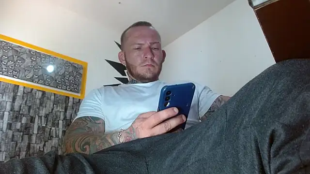 stripnolimits online show from October 23, 2025, 4:39 pm