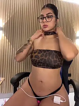 Sarasanders 4 online show from October 22, 2025, 2:56 am