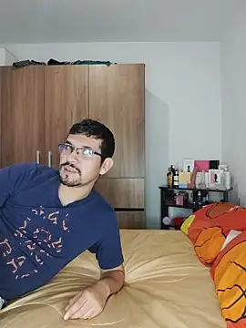 Snapshot of Isaandysex2428 chatting on November 15, 2025, 1:36 am Isaandysex2428 online show from November 15, 2025, 1:36 am