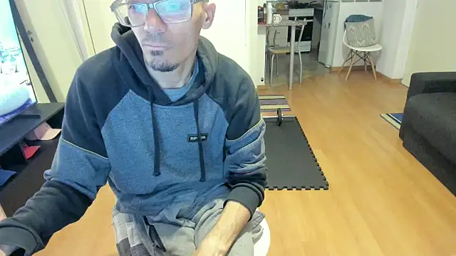 guachin hunk online show from September 9, 2025, 2:49 pm