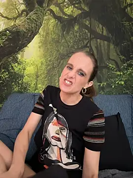 LadyChantale online show from February 26, 2025, 4:24 pm