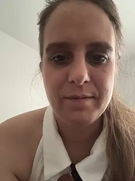 LadyChantale online show from June 5, 2026, 6:52 am
