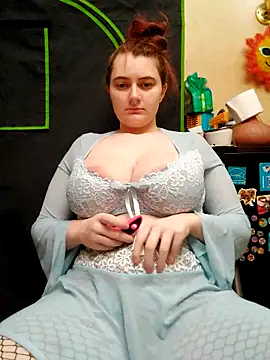 Snapshot of Snowbunnycake_131 chatting on March 3, 2025, 11:33 am Snowbunnycake 131 online show from March 3, 2025, 11:33 am