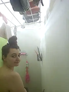 Snapshot of Snowbunnycake_131 chatting on October 14, 2025, 12:17 pm Snowbunnycake 131 online show from October 14, 2025, 12:17 pm