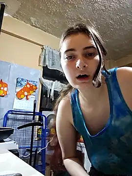 Snapshot of Snowbunnycake_131 chatting on October 18, 2025, 6:26 am Snowbunnycake 131 online show from October 18, 2025, 6:26 am