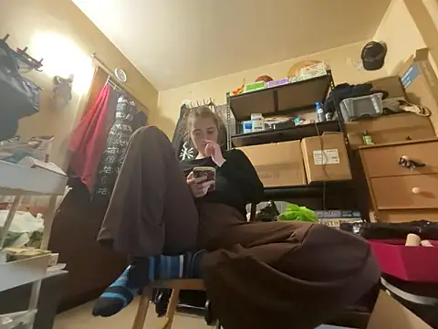 Snapshot of Snowbunnycake_131 chatting on May 26, 2026, 11:34 pm Snowbunnycake 131 online show from May 26, 2026, 11:34 pm